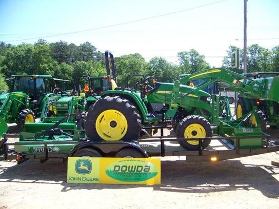 2016 John Deere 4105 in