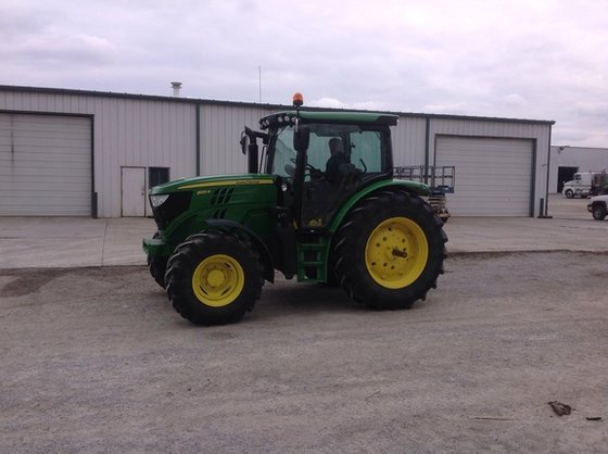 2014 John Deere 6125R in