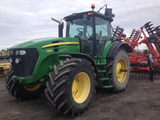 2010 John Deere 7830 in
