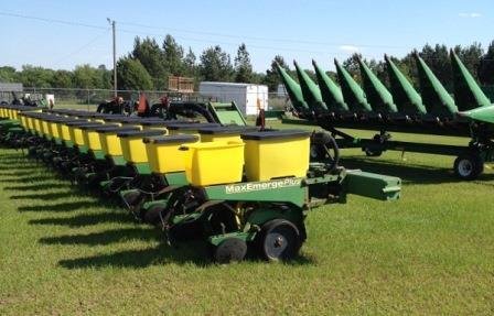 2002 John Deere 1720 in