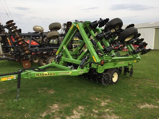 Mandako Twister 20 in Jonesville,