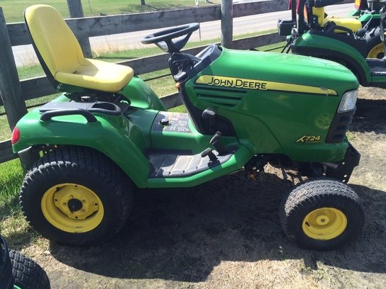2006 John Deere X724 in