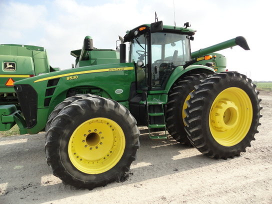 2008 John Deere 8530 in