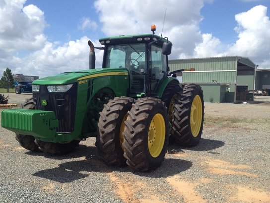 2013 John Deere 8360R in