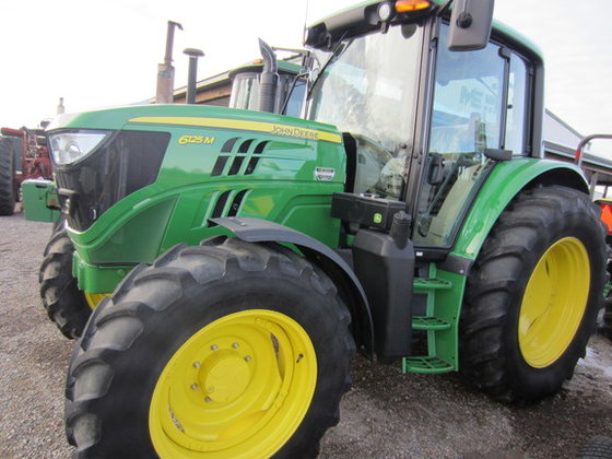 2014 John Deere 6125M in