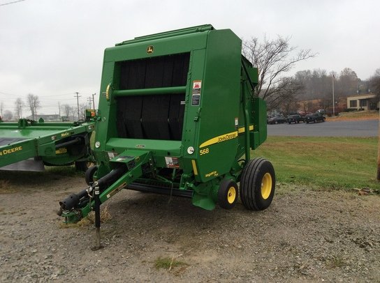 2011 John Deere 568 in