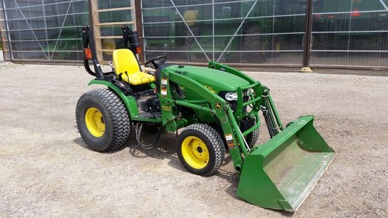 2012 John Deere 2520 in