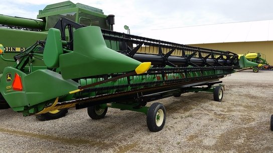 2004 John Deere 635F in
