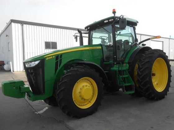 2013 John Deere 8285R in