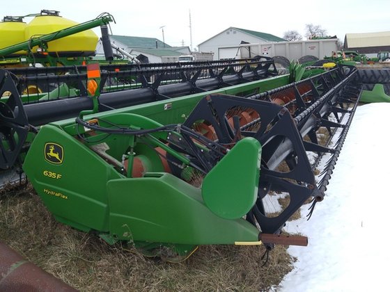 2004 John Deere 635F in