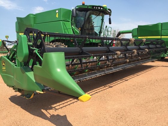 2006 John Deere 635F in