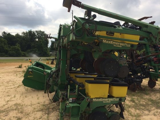 2000 John Deere 1720 in