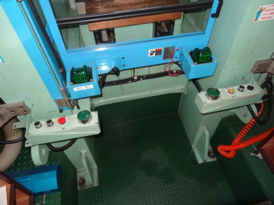 2000 大阪ジャッキ 600トン油圧プレス