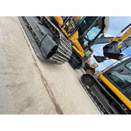 2023年卡特彼勒 323D