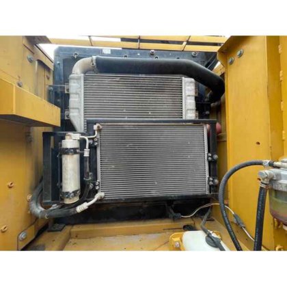 2023年卡特彼勒 323D