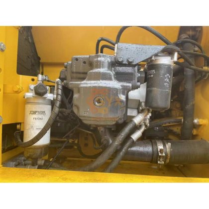 2020 Komatsu PC220-8