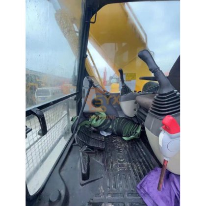 2020 Komatsu PC220-8