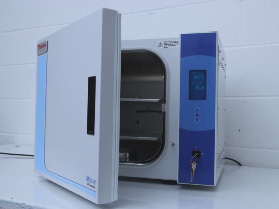 サーモMIDI 40 CO2インキュベーター