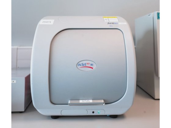 FortéBIO Octet RED96アッセイシステム