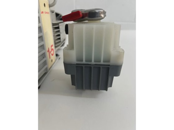 Edwards E2M1.5 真空泵