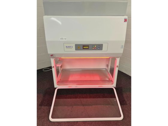 バイオマット2 微生物学的安全キャビネット クラス2