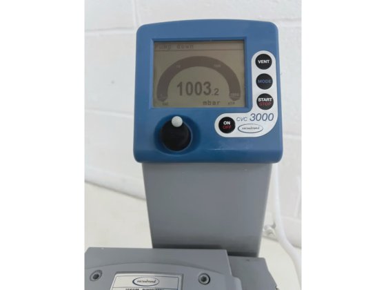 带 CVC 3000 控制器的 Vacuubrand