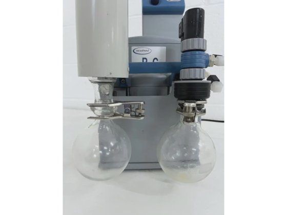 带 CVC 3000 控制器的 Vacuubrand