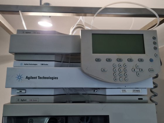 安捷伦 1100 高效液相色谱系统，带 Quat 泵和可变波长检测器