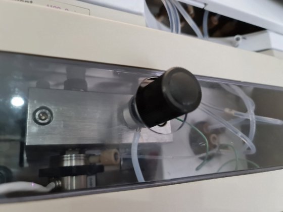 安捷伦 1100 高效液相色谱系统，带 Quat 泵和可变波长检测器