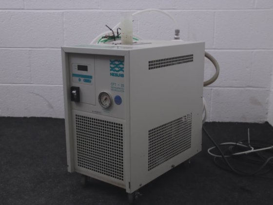 ネスラボCFT 25循環式チラー