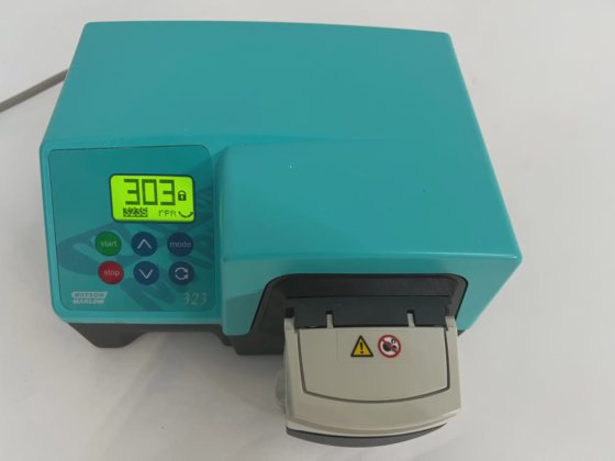 配备 313DW 泵头的沃森马洛 323 系列驱动器