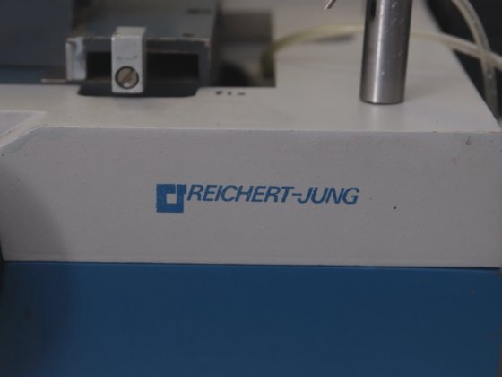 带 LKB 制刀器的 Reichert Jung