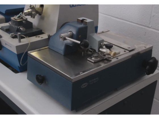 ライヒェルト・ユング ウルトラカットEミクロトームシステムとLKBナイフメーカー