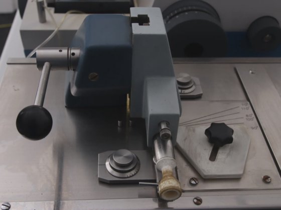 ライヒェルト・ユング ウルトラカットEミクロトームシステムとLKBナイフメーカー