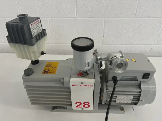 エドワーズE2M28真空ポンプ