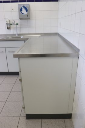 瓦尔德纳L型工作站