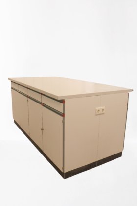 瓦尔德纳岛工作场所 B240