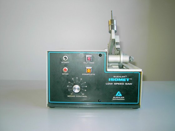 Isomet 鋸