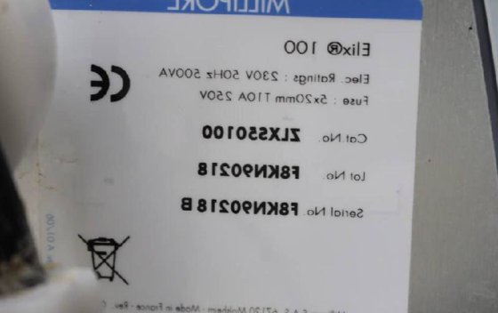 包含 Millipore Elix 100 水净化系统
