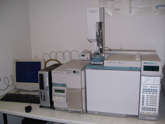 ヒューレット・パッカード 6890