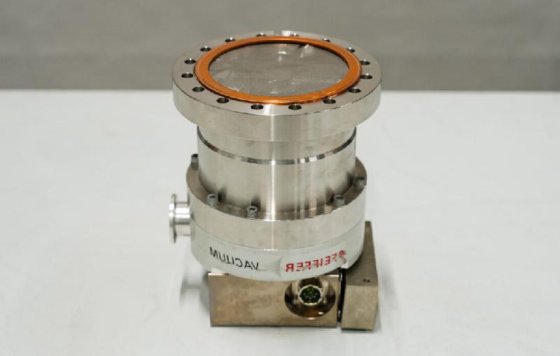 ファイファー TMU 262 ターボ分子ポンプ