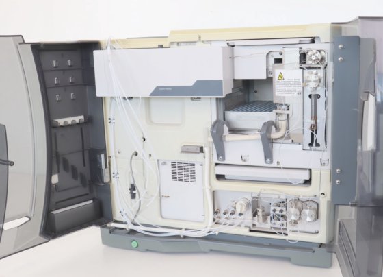 Varian 920-LC, UV