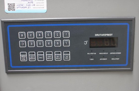 ニューブランズウィック イノーバ C585-86 超低温冷凍庫新