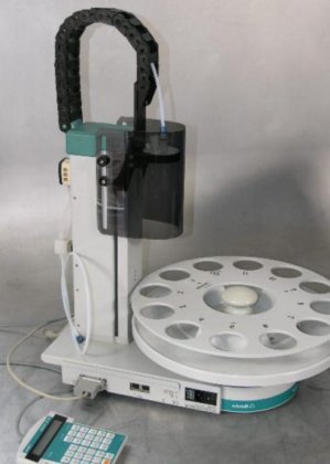 瑞士万通 730 型自动进样器,配备 759 型机械臂