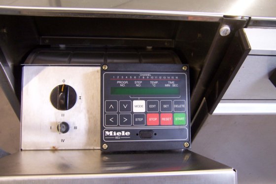 ミーレ研究室用食器洗い機/滅菌機 CD MCU