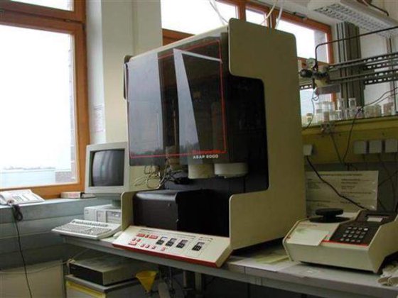 Micromeritics ASAP 2000