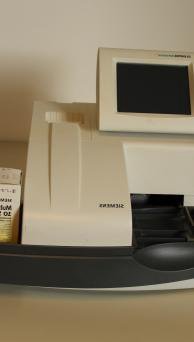 Clinitek Advantus 分析仪