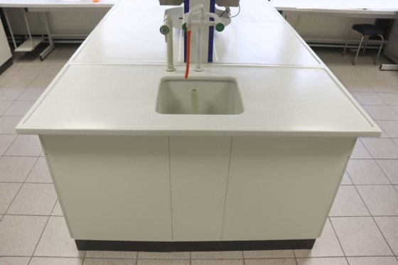 ホーエンローエ島のシンク付きワークステーション