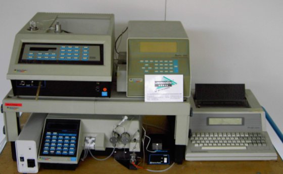 スペクトラ・フィジックス HPLC