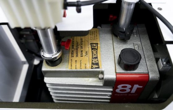 真空泵 Edwards E1M18 带吸音功能